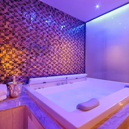 Casa de hóspedes Spanish Diamond Luxury & Jacuzzi