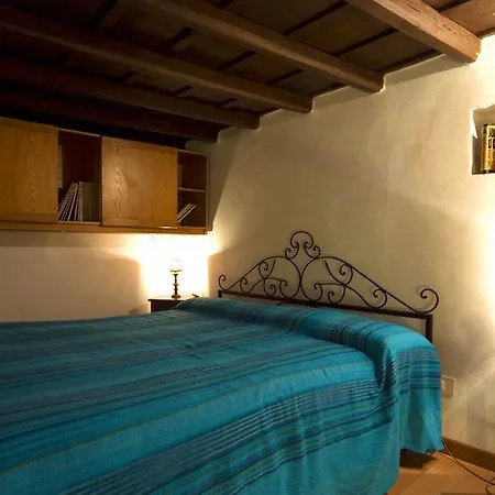 Spanish Diamond Luxury & Jacuzzi Roma