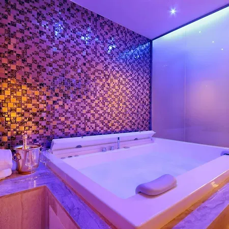 Spanish Diamond Luxury & Jacuzzi 4*