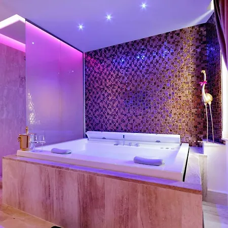 Casa de hóspedes Spanish Diamond Luxury & Jacuzzi