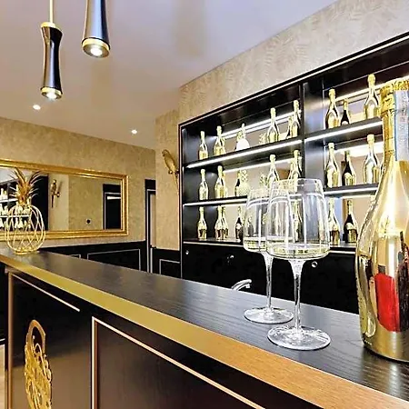Spanish Diamond Luxury & Jacuzzi 4*