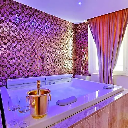 게스트하우스 Spanish Diamond Luxury & Jacuzzi