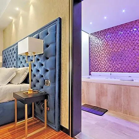 Spanish Diamond Luxury & Jacuzzi 게스트하우스 로마