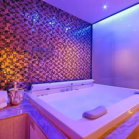 게스트하우스 Spanish Diamond Luxury & Jacuzzi