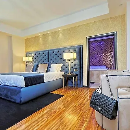 게스트하우스 Spanish Diamond Luxury & Jacuzzi 4*