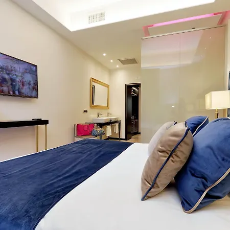 Spanish Diamond Luxury & Jacuzzi