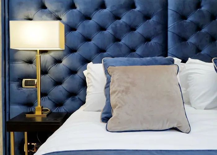 Spanish Diamond Luxury & Jacuzzi Konukevi Roma