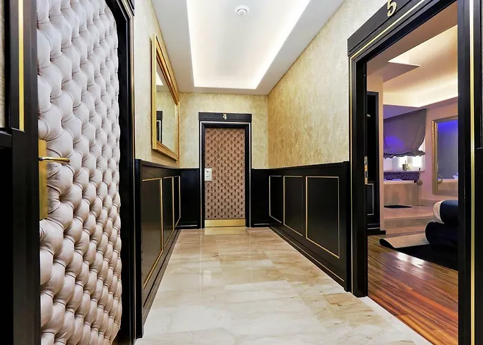 Spanish Diamond Luxury & Jacuzzi 4*