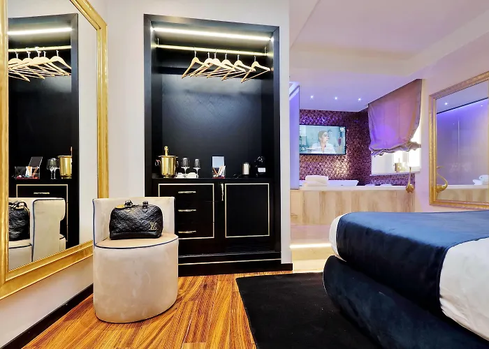 Πανσιόν Spanish Diamond Luxury & Jacuzzi 4*