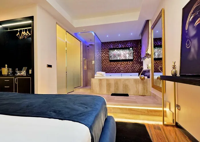 Spanish Diamond Luxury & Jacuzzi Πανσιόν 4*