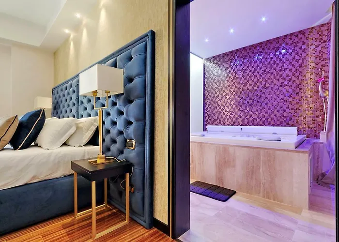 Spanish Diamond Luxury & Jacuzzi 로마